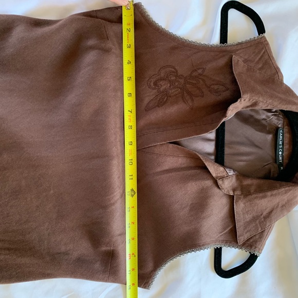 Carlie’s Court | Medium| 100% Linen | Brown sleeveless v-neck collar midi dress - Picture 3 of 6